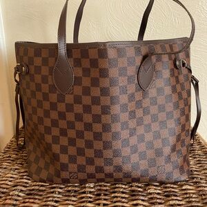 Louis Vuitton Neverfull Tote